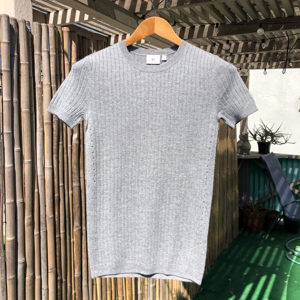 Women’s Fitted Short Sleeve Shirt